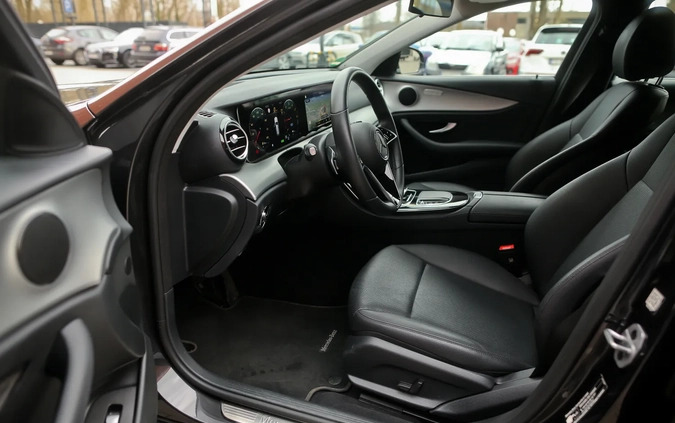 Mercedes-Benz Klasa E cena 179900 przebieg: 29500, rok produkcji 2022 z Chojnice małe 781